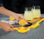 MANUAL SQUEEZE AND TWIST HAND JUICER